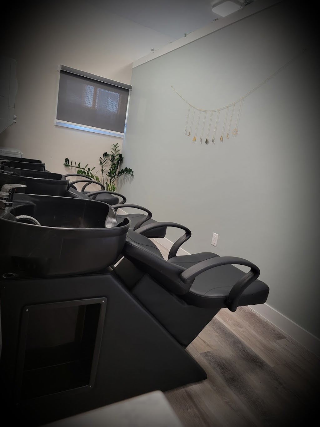 Rundle Roots Salon | 3407 107 Ave, Edmonton, AB T5W 0C8, Canada | Phone: (780) 818-2479