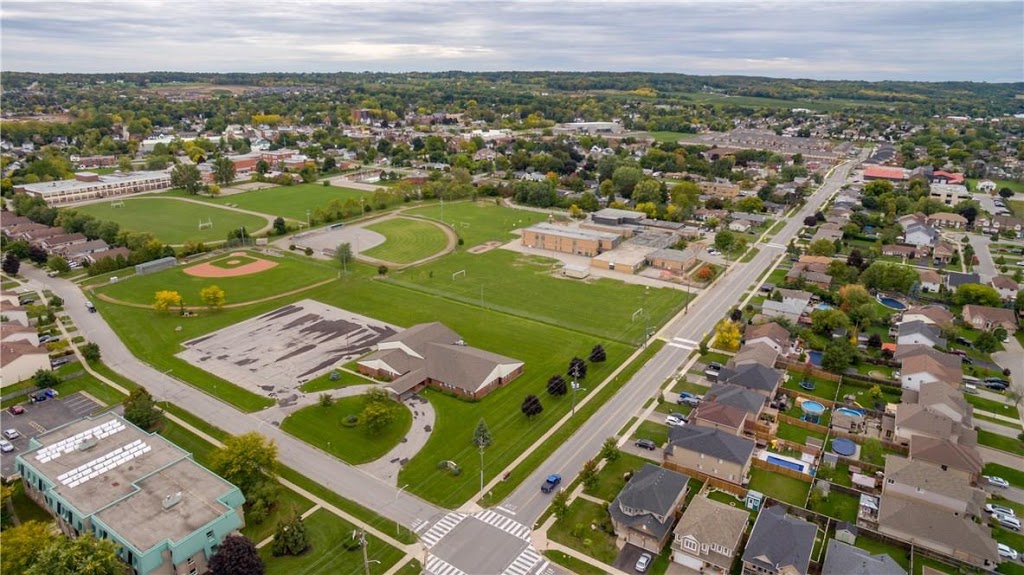 Senator Gibson Public School | 4944 John St, Beamsville, ON L0R 1B6, Canada | Phone: (905) 563-7431