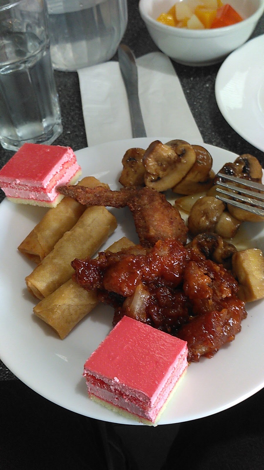 Canton Food Gallery | 1111 Logan Ave, Winnipeg, MB R3E 1P9, Canada | Phone: (204) 786-8860
