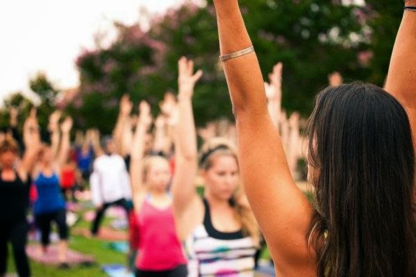 lululemon | 3625 Shaganappi Trail NW Unit R015, Calgary, AB T2A 0E2, Canada | Phone: (403) 202-5855