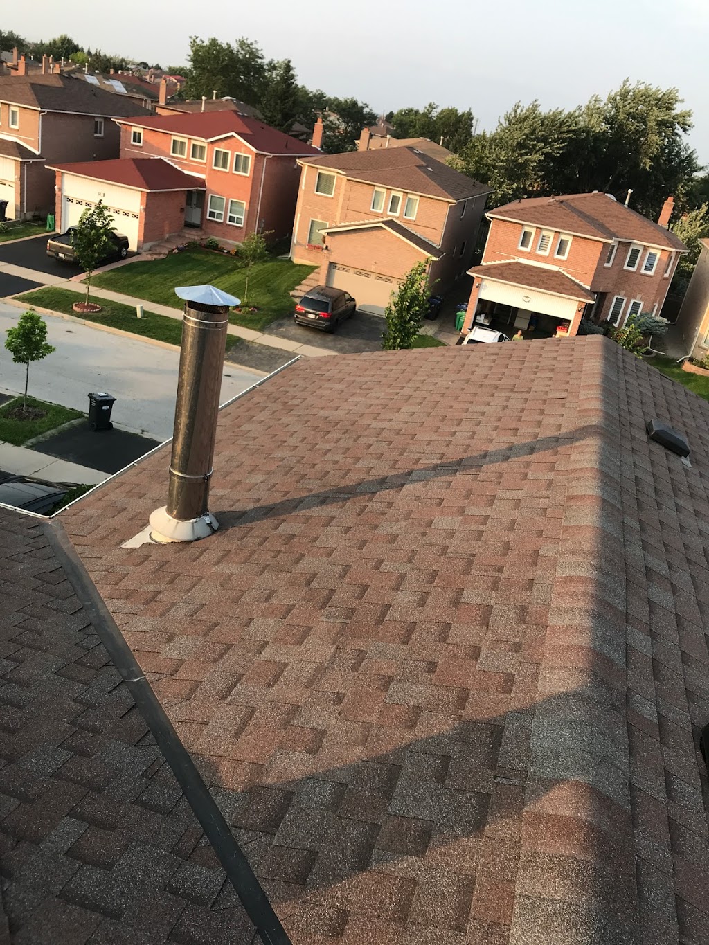 United Roofers Inc - Best Roofing Installation Service In Brampt | 99 Dotchson Ave, Caledon, ON L7C 4E3, Canada | Phone: (905) 805-4084