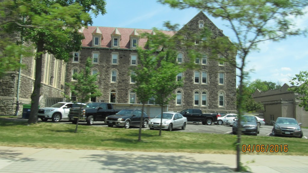 The Peninsula Inn | 7373 Niagara Square Dr, Niagara Falls, ON L2H 1J2, Canada | Phone: (905) 354-8812