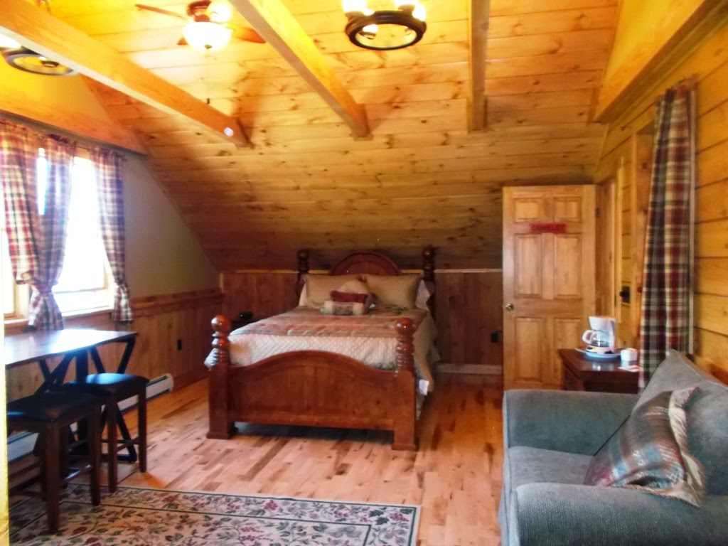 At Bear Tree | 3329 US-3, Pittsburg, NH 03592, USA | Phone: (603) 538-9995