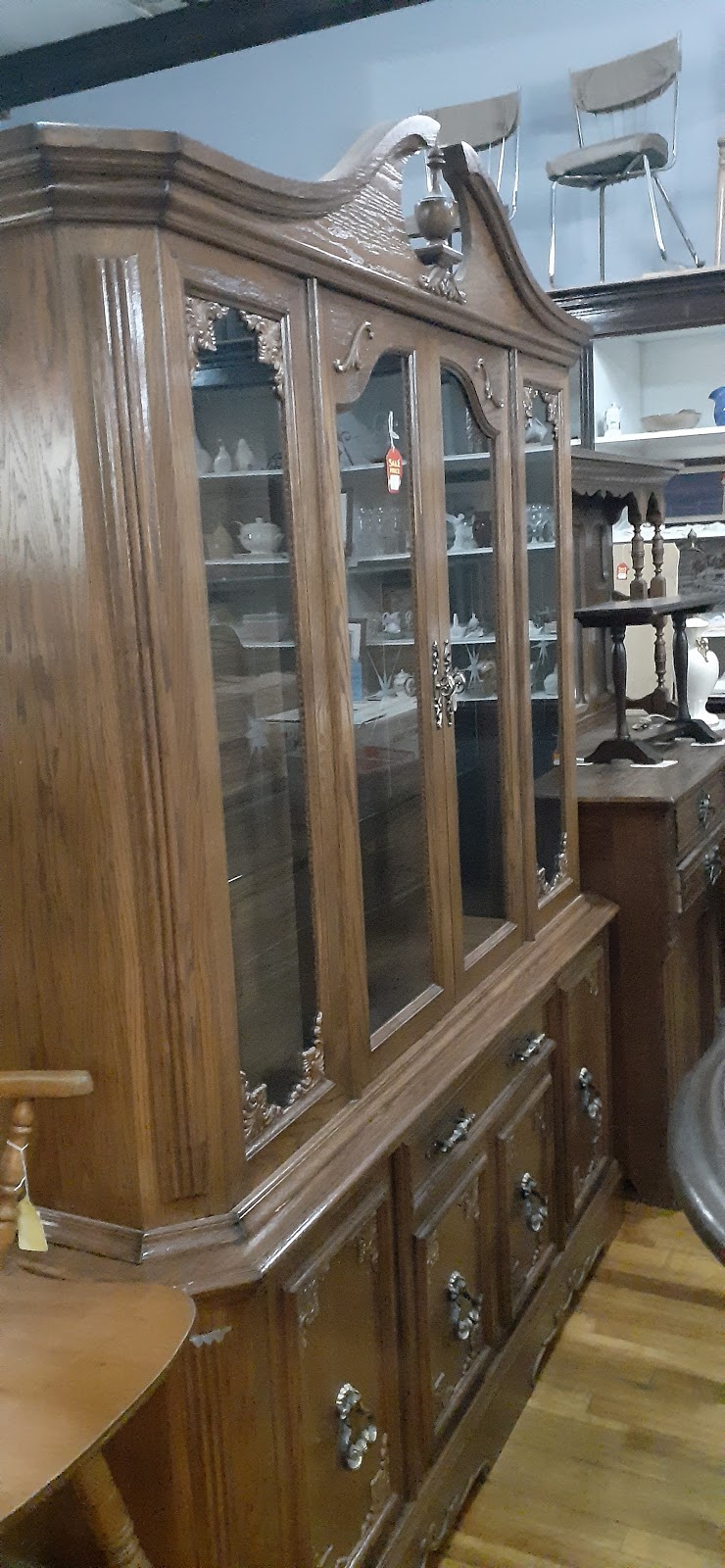 Lone Wolf Antiques & More | 258 Josephine St, Wingham, ON N0G 2W0, Canada | Phone: (519) 912-1210