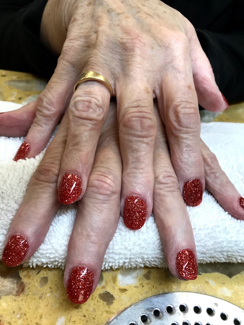 L & L Nails Salon | 1005 Ottawa St N #9, Kitchener, ON N2A 1H2, Canada | Phone: (519) 896-7122