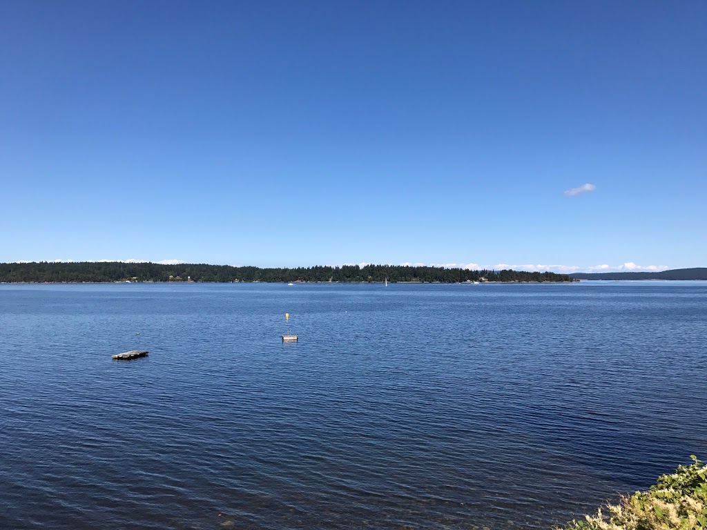 Maple View Ocean Front Vacation House | 395 Woodley Rd, Ladysmith, BC V9G 1Y2, Canada | Phone: (250) 751-8675