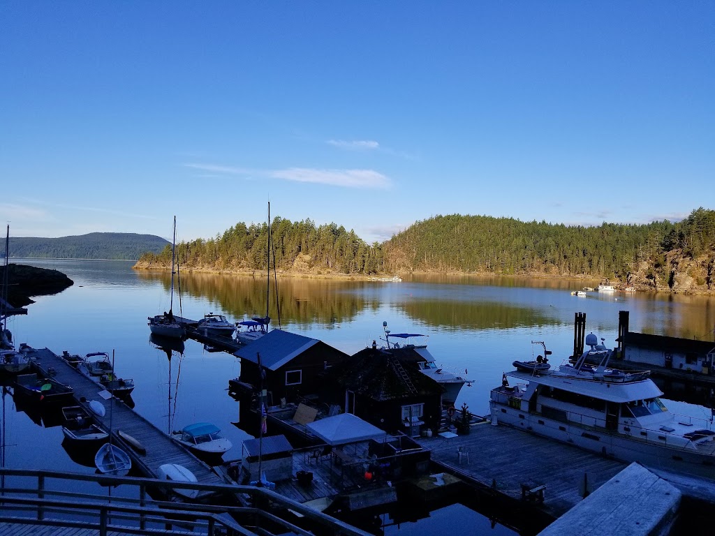 Refuge Cove Store | Refuge Cove, BC V0P 1P0, Canada | Phone: (250) 935-6659