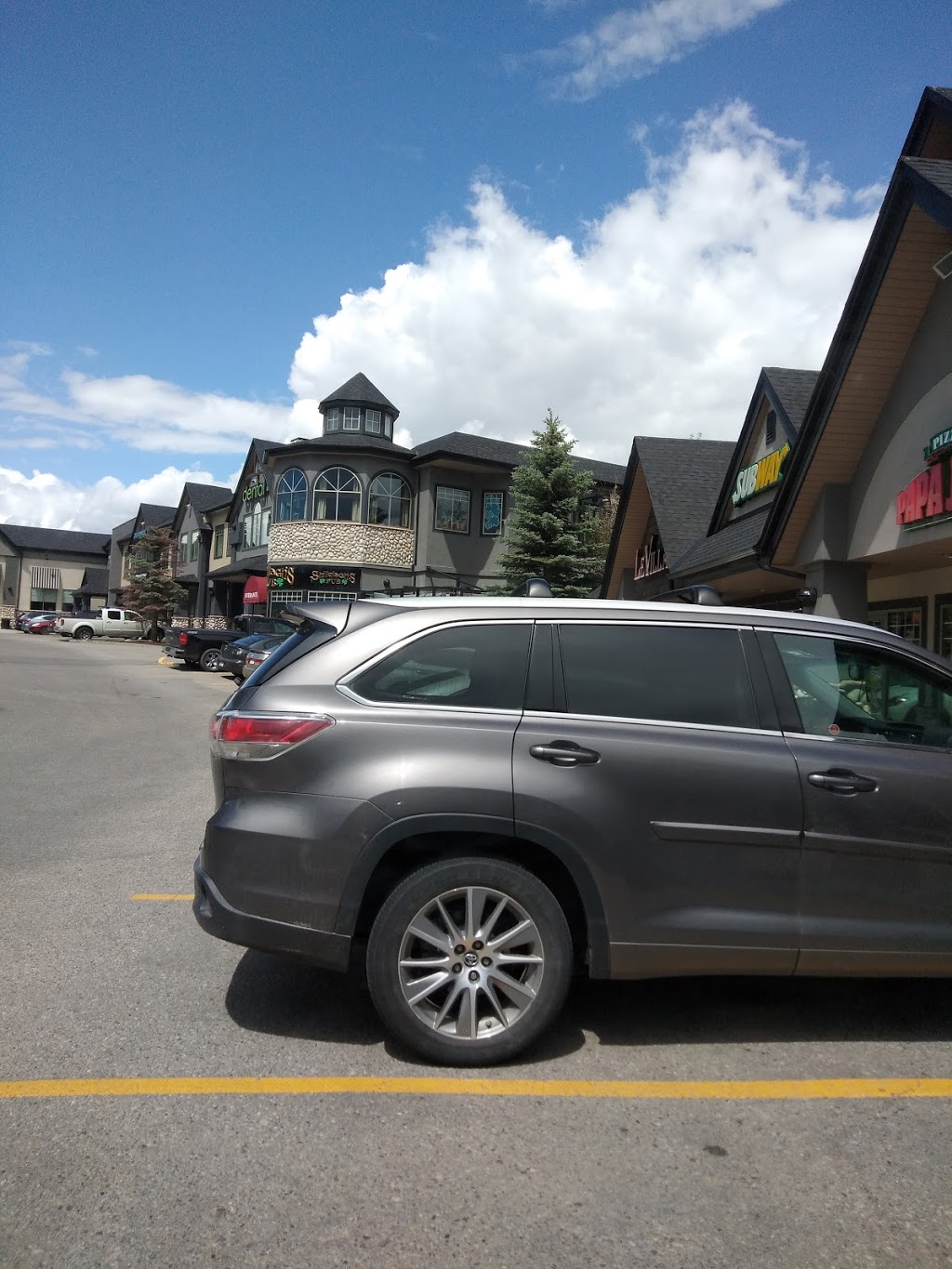 Subway | 1851 Sirocco Dr SW #412, Calgary, AB T3H 4R5, Canada | Phone: (403) 242-7827
