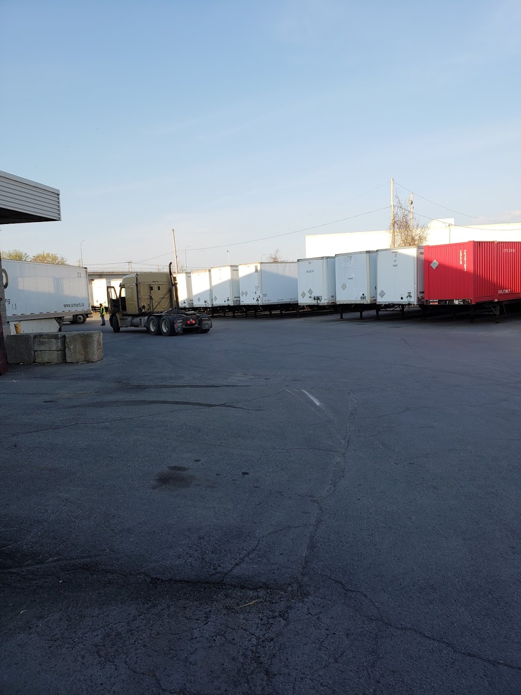 Simard Warehouse Inc | 3500 Rue Fairway, Lachine, QC H8T 1B4, Canada | Phone: (514) 636-9415