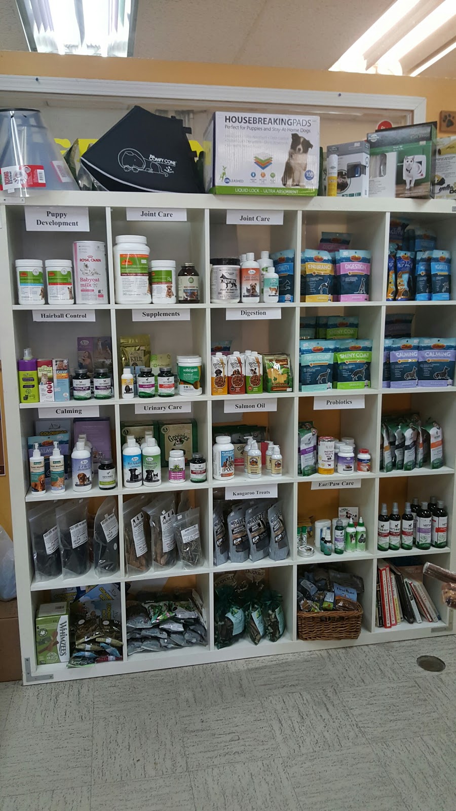 Lynn Valley Pet Food | 1266 Lynn Valley Rd, North Vancouver, BC V7J 2A3, Canada | Phone: (604) 988-9912