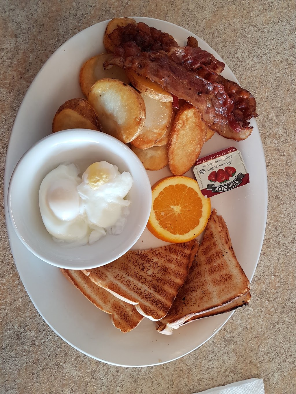Daily Grill Restaurant | 615 Davenport Rd, Waterloo, ON N2V 2G2, Canada | Phone: (519) 886-4752