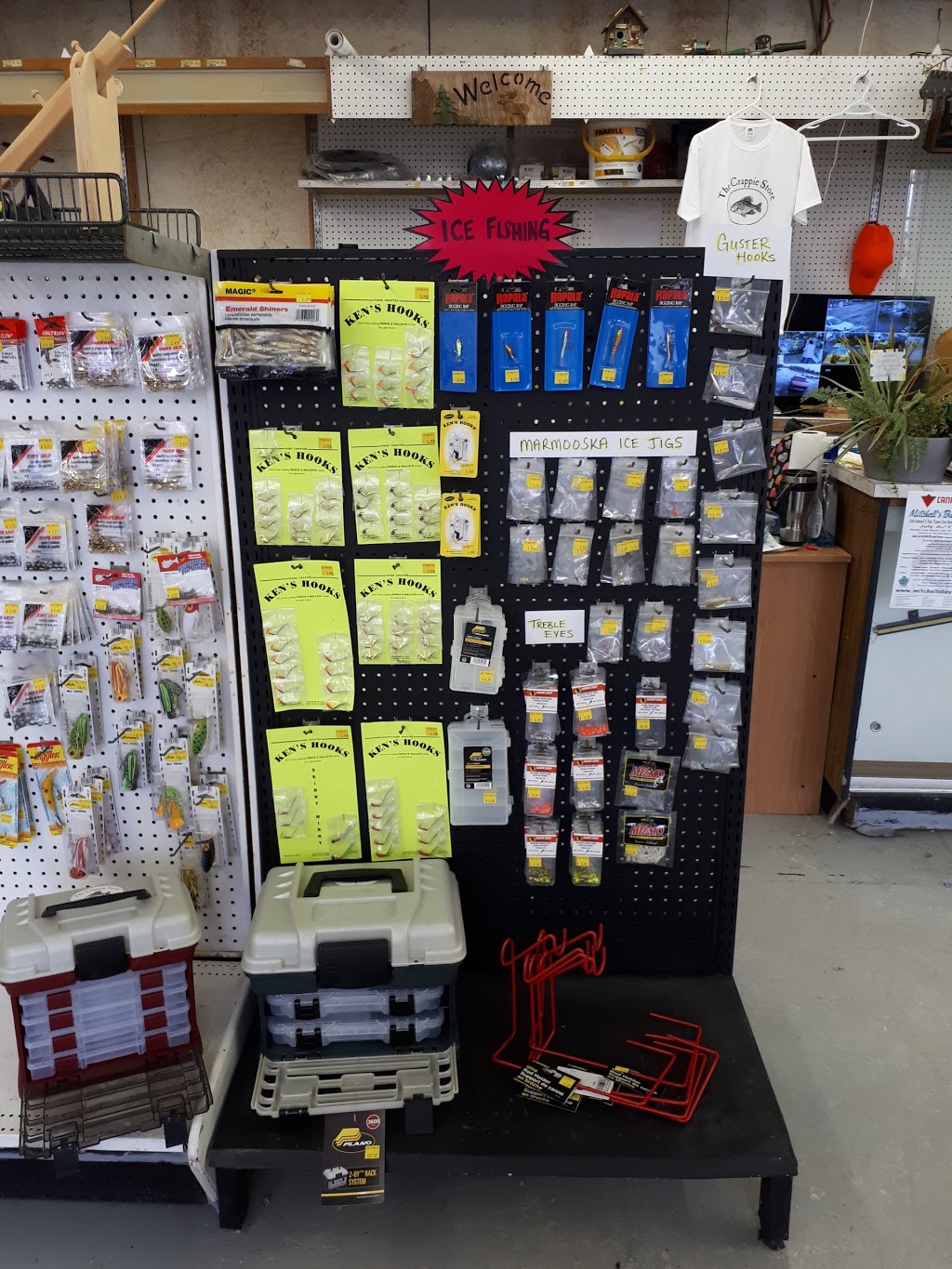 The Crappie Store | 102 Metcalfe Ave W, Dresden, ON N0P 1M0, Canada | Phone: (519) 683-4363