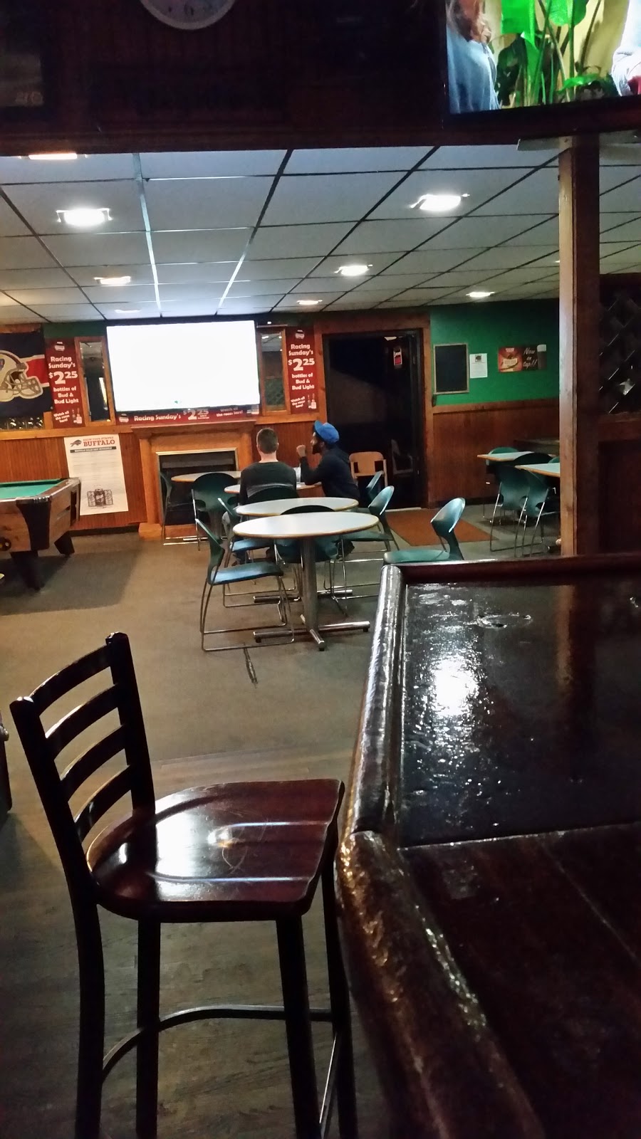 Neighbors Sports Bar & Grill | 659 Cleveland Dr, Cheektowaga, NY 14225, USA | Phone: (716) 832-4091
