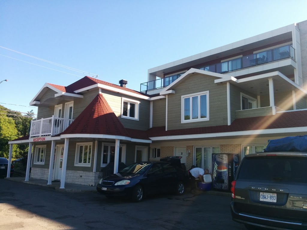 Motel Olympic | 3878 Boulevard Sainte-Anne, Québec, QC G1E 3M3, Canada | Phone: (418) 667-8716