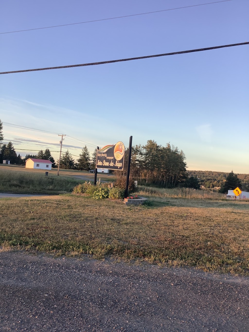 Motel Rivière-Trois Pistoles Inc | 141 QC-132, Trois-Pistoles, QC G0L 4K0, Canada | Phone: (418) 851-4178