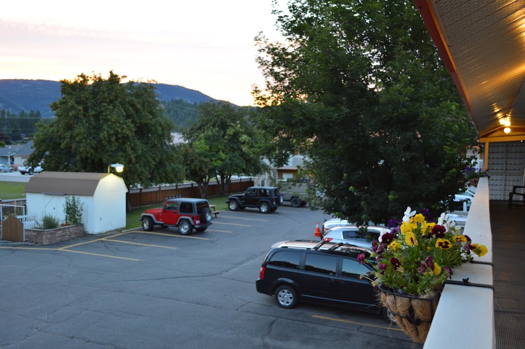 Western Traveller Motel | 1591 Central Ave, Grand Forks, BC V0H 1H0, Canada | Phone: (250) 442-5566
