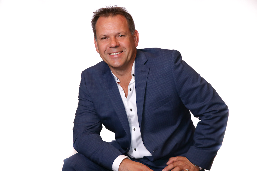 Robert Milan - Sales Representative, Royal LePage NRC Realty, | 4850 Dorchester Rd, Niagara Falls, ON L2E 6N9, Canada | Phone: (905) 933-3558