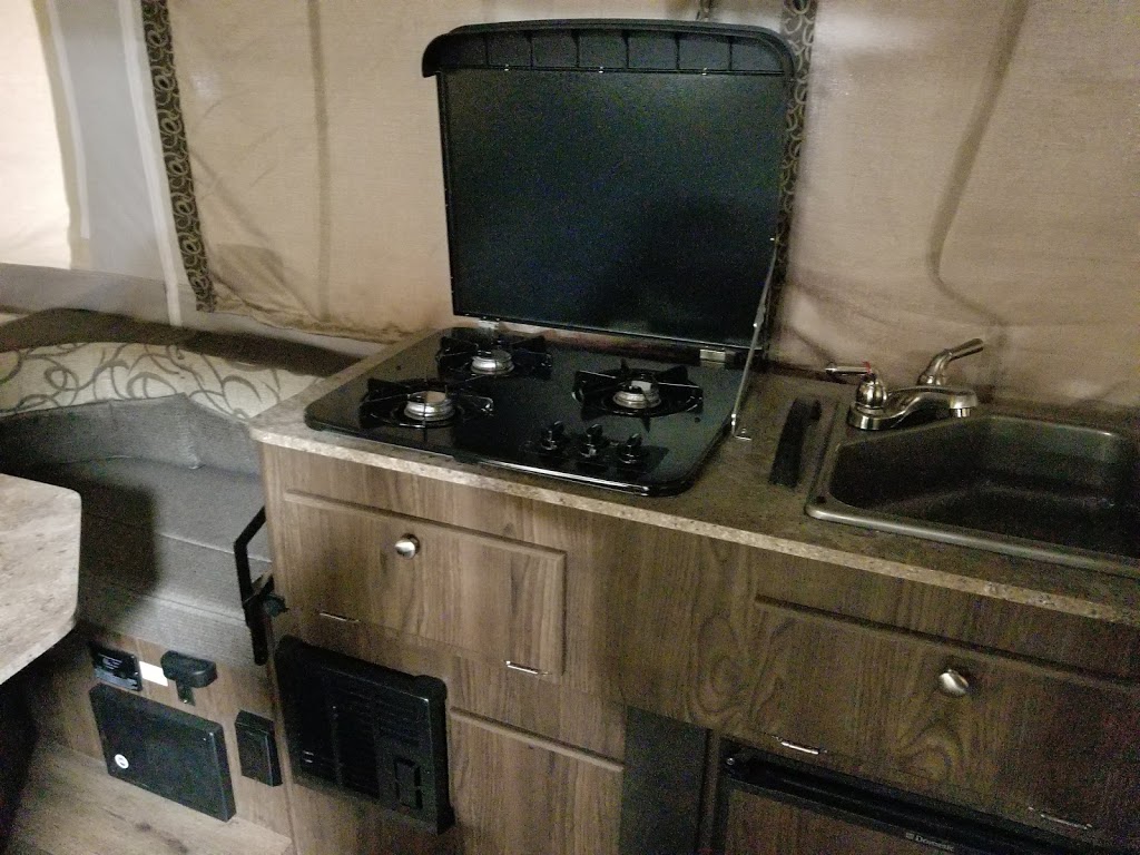 Recreation World RV | 2320 Dawson Rd, Thunder Bay, ON P7B 5E3, Canada | Phone: (807) 767-3455