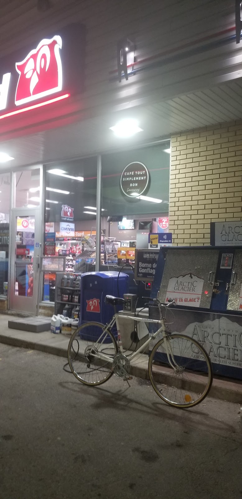 Couche Tard | 800 Avenue de Grand-Mère, Grand-Mère, QC G9T 2H9, Canada | Phone: (819) 533-5565