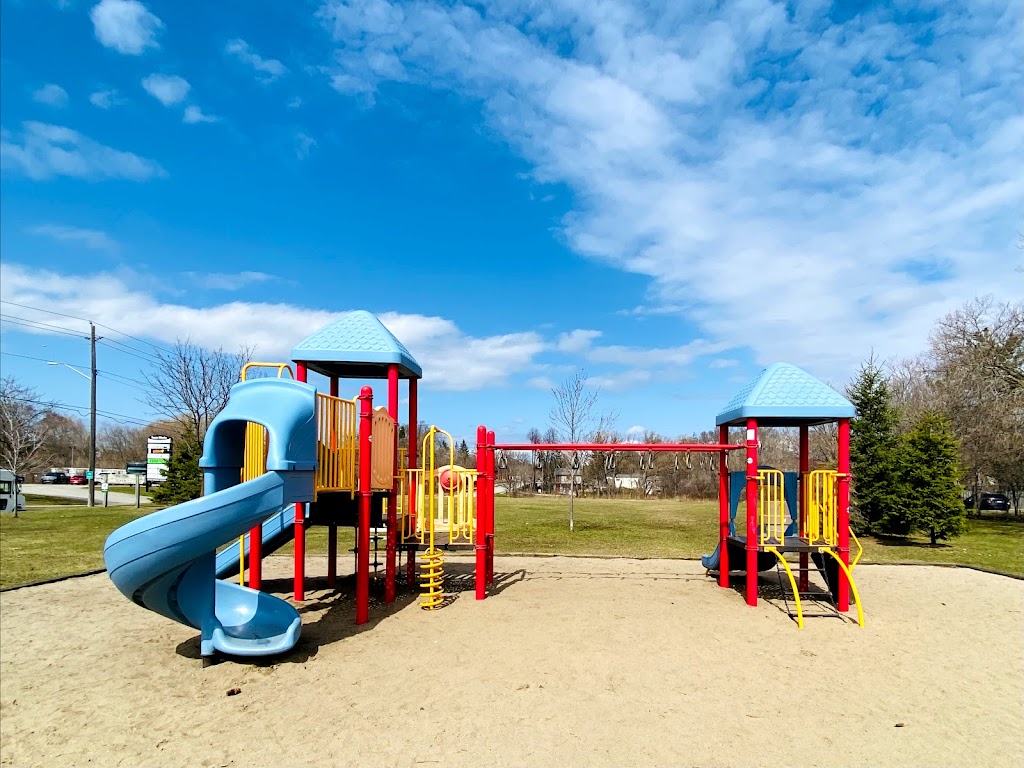 Brock Park | 141-179 Innisfil St, Barrie, ON L4N 3E6, Canada | Phone: (705) 726-4242
