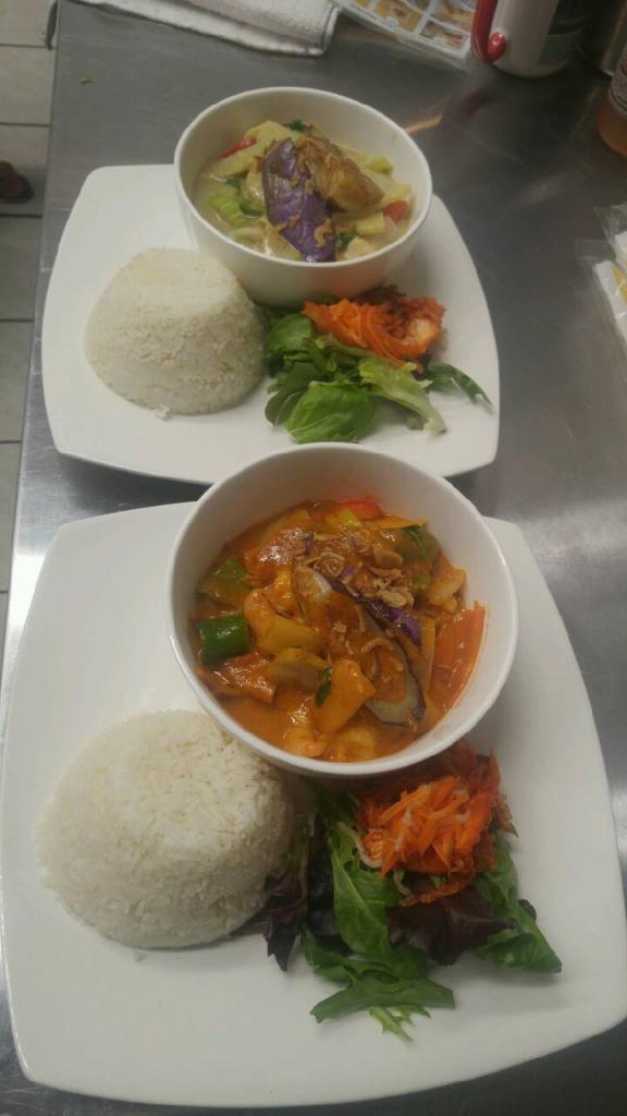 Pho 18 | 18 Clairmont St, Thorold, ON L2V 1R1, Canada | Phone: (905) 680-8889