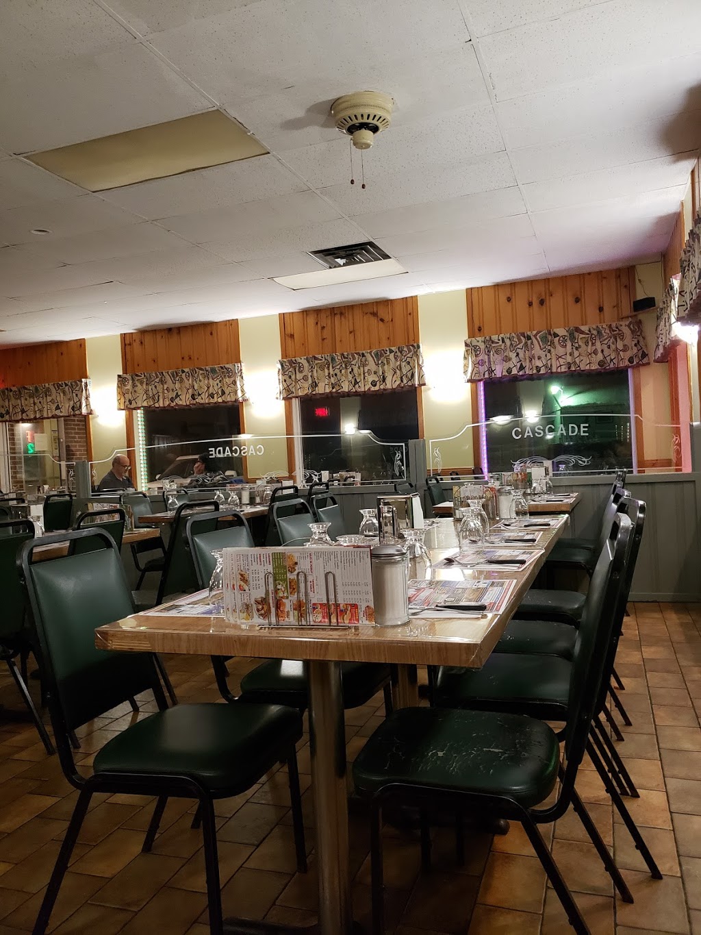 Restaurant Cascade | 1701 Rang des Chutes, Sainte-Ursule, QC J0K 3M0, Canada | Phone: (819) 228-2727