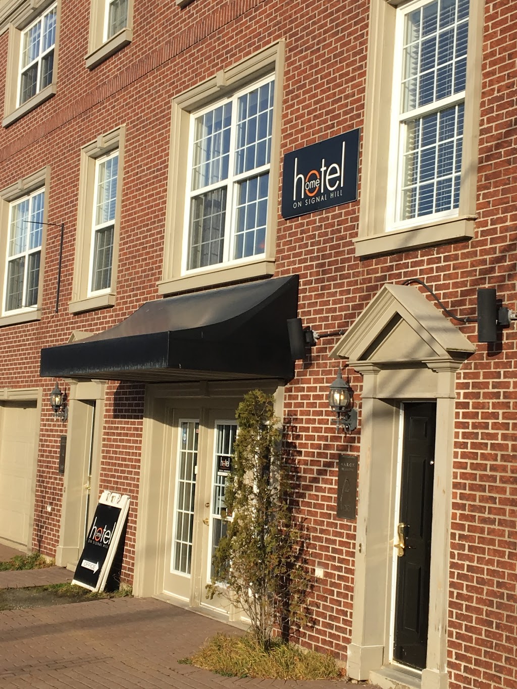 Hometel on Signal Hill | 2 St Josephs Ln, St. Johns, NL A1A 5B2, Canada | Phone: (709) 739-7799