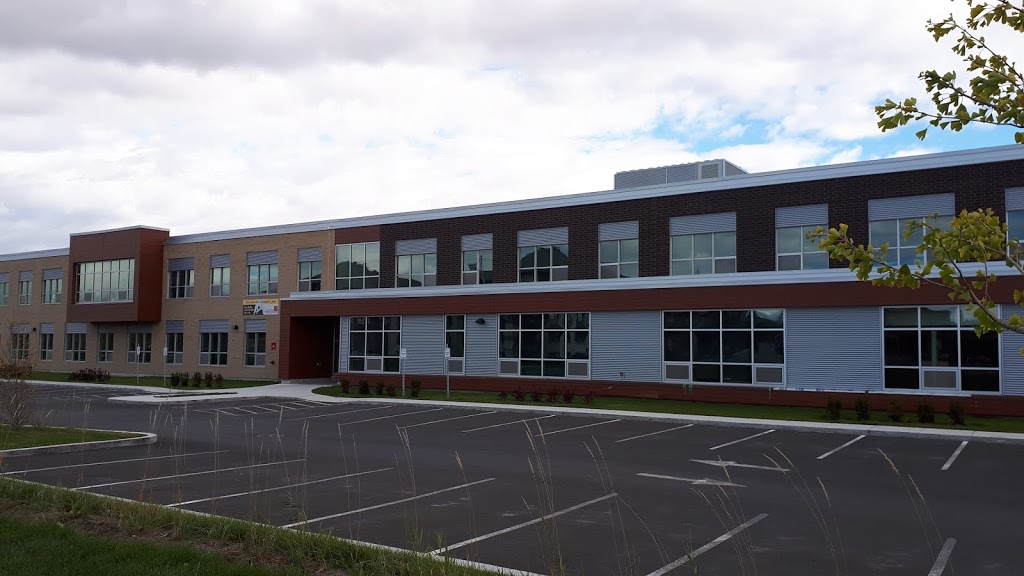 Nouvelle Primary School Du Jardin-Bienville | 3950 Rue Emma-Collin, Saint-Hubert, QC J3Y 5L3, Canada