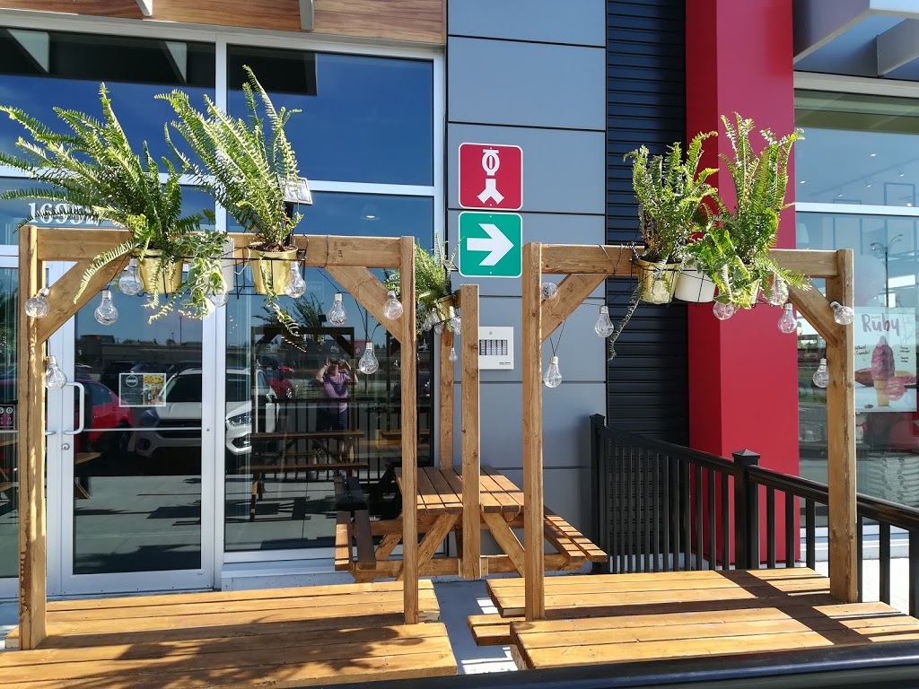 Pizzeria Bros | 16952 Route Transcanadienne, Kirkland, QC H9H 0C5, Canada | Phone: (514) 726-6666