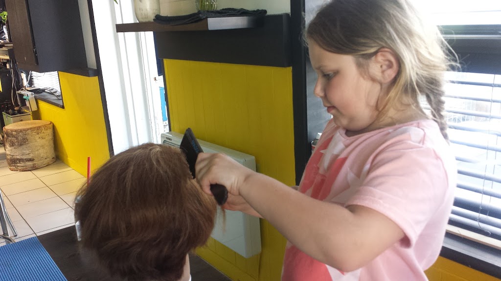 Coiffure Richard Duclos | 2242 Boulevard des Chutes, Québec, QC G1C 1W9, Canada | Phone: (418) 663-6199