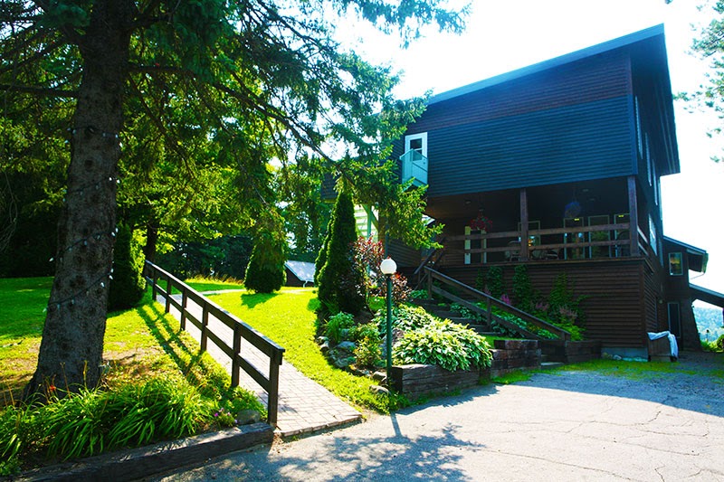 Maison Raymonde-Chopin-Péladeau | 511, chemin du Lac la Grise, Ivry-sur-le-Lac, QC J8C 2Z8, Canada | Phone: (866) 735-2366