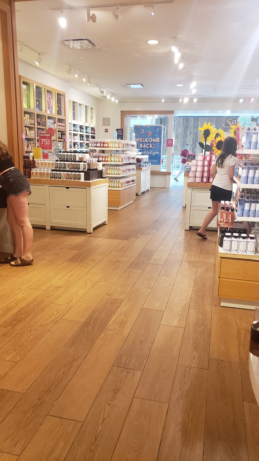 Bath & Body Works | 900 Maple Ave, Burlington, ON L7S 2J8, Canada | Phone: (905) 639-4589