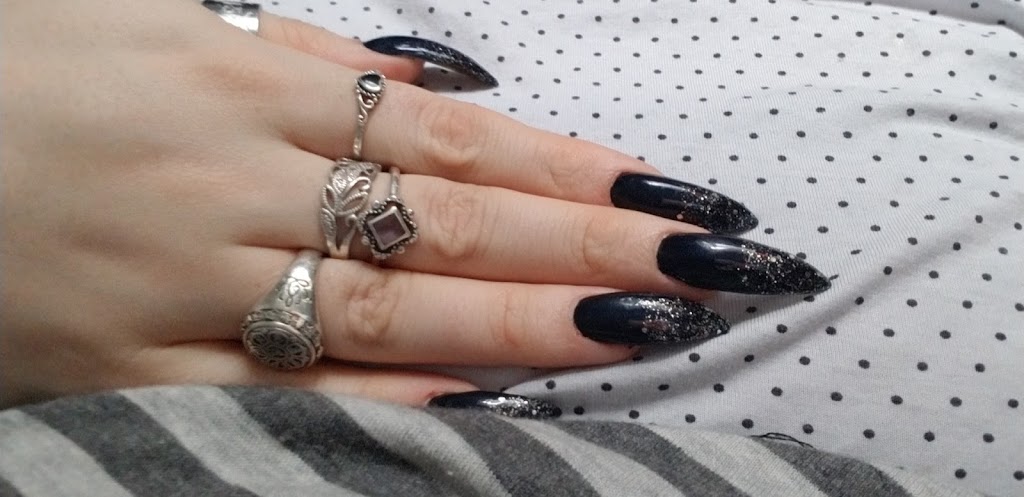 Blue Serene Nails & Spa Inc | 145 Carlton St, St. Catharines, ON L2R 1R5, Canada | Phone: (905) 984-2583