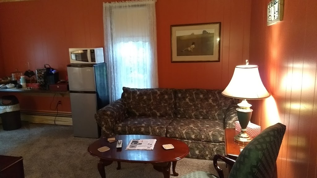 Shady Rest Bed and Breakfast | 3288 Lakeshore Rd, Lexington, MI 48450, USA | Phone: (810) 359-5866