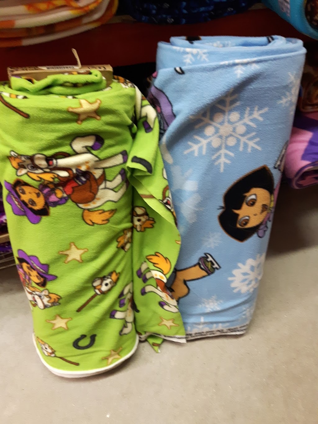 Lens Mill Store | 3555 Broadway St, Hawkesville, ON N0B 1X0, Canada | Phone: (519) 699-6140