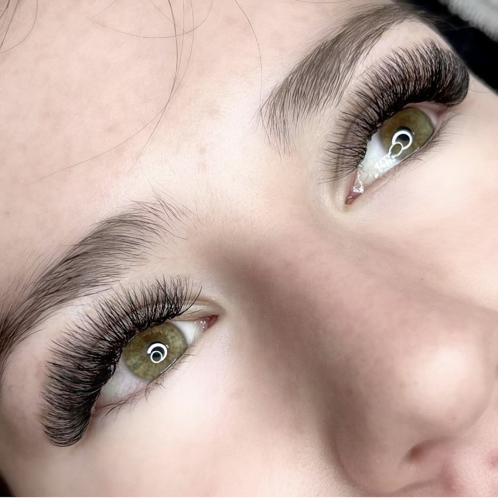 Gold Lash Paradise | 4601 Broadway Ave, Blackfalds, AB T0M 0J0, Canada | Phone: (403) 307-5908