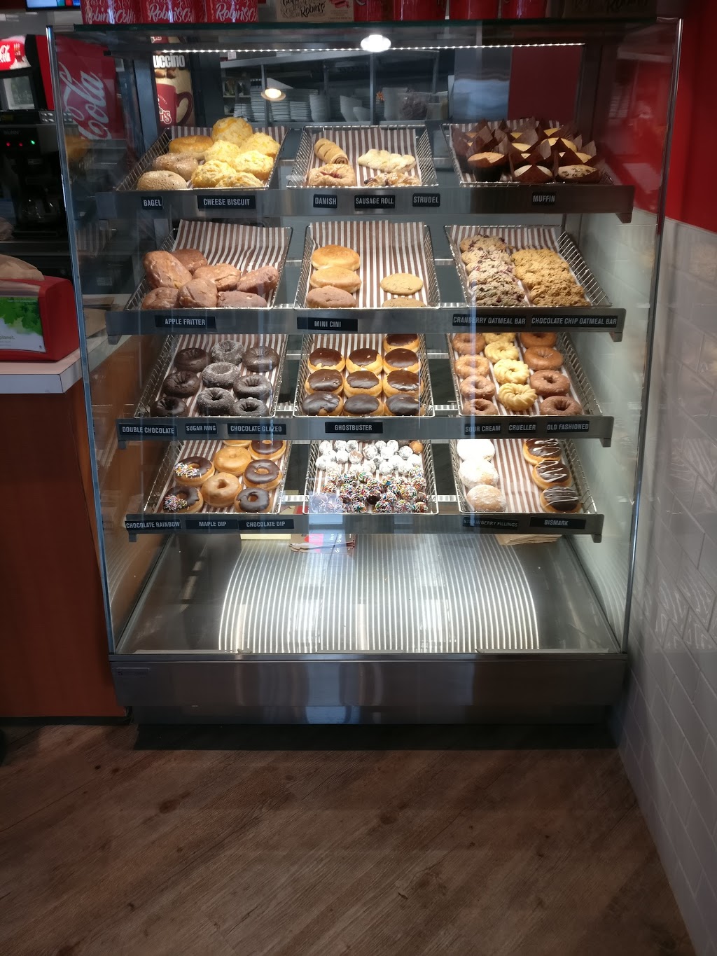 Robins Donuts | 2515 50 Ave SE, Calgary, AB T2B 3R8, Canada | Phone: (403) 523-9200