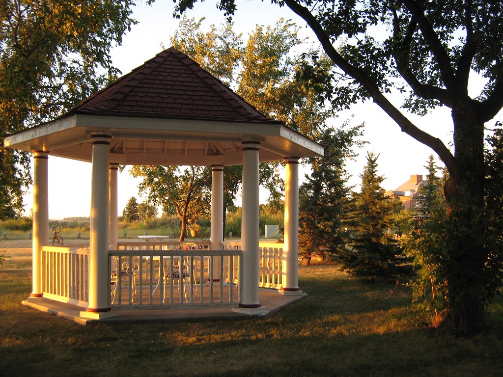 Wakamow Heights Bed & Breakfast | 690 Aldersgate St, Moose Jaw, SK S6H 6A4, Canada | Phone: (306) 693-9963