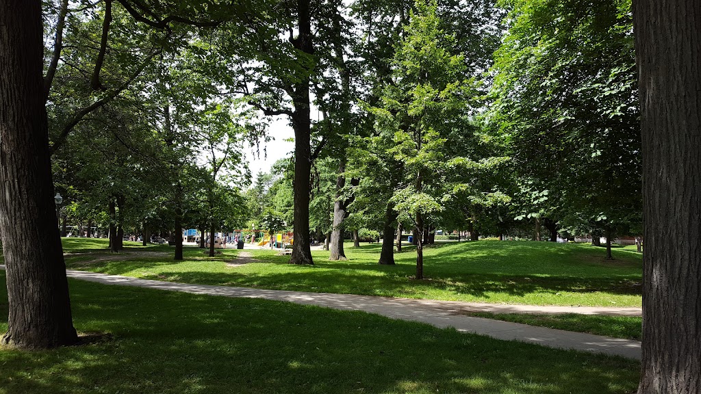 Westmount Park Elementary School | 15 Pl. Park, Westmount, QC H3Z 2K4, Canada | Phone: (514) 935-4388