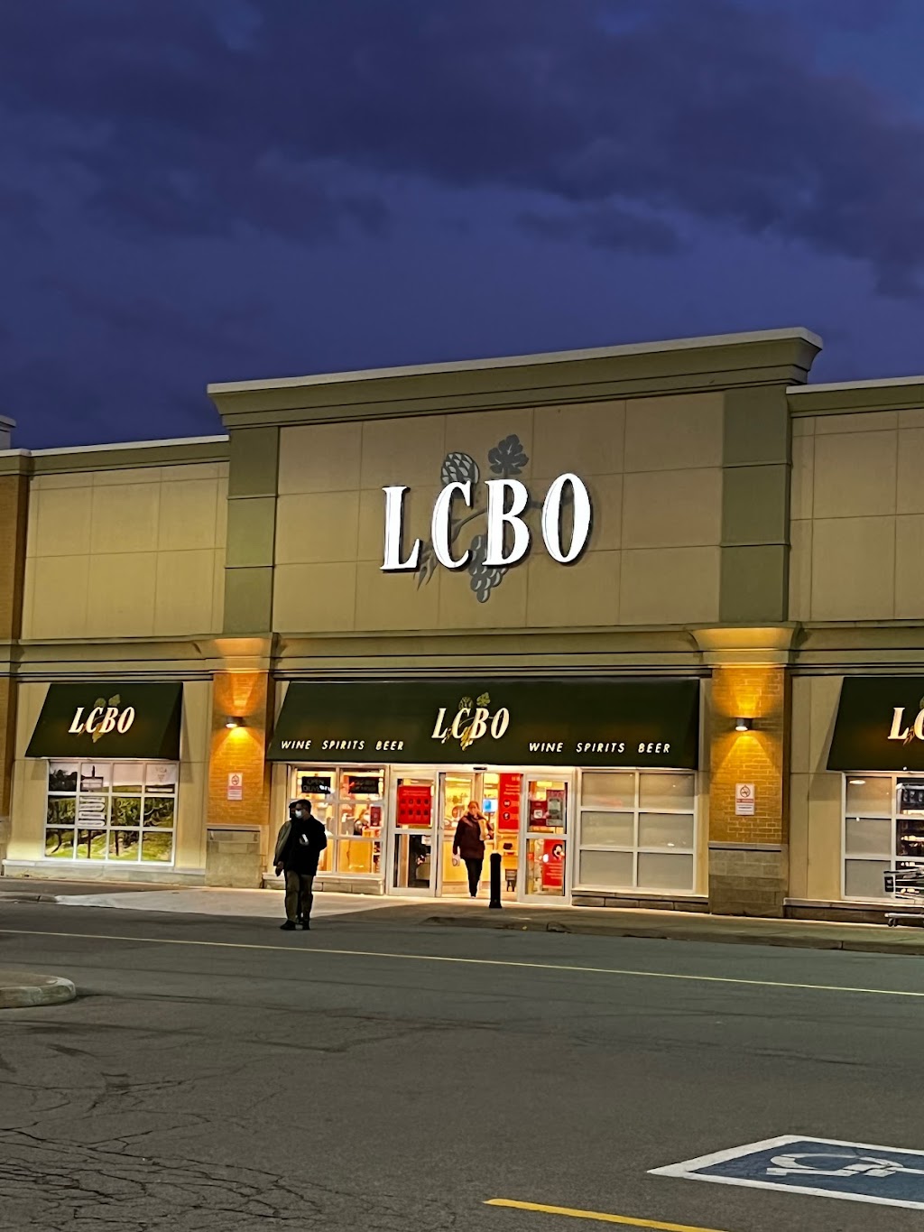 LCBO | 420 Vansickle Rd, St. Catharines, ON L2R 6P9, Canada | Phone: (905) 685-8000