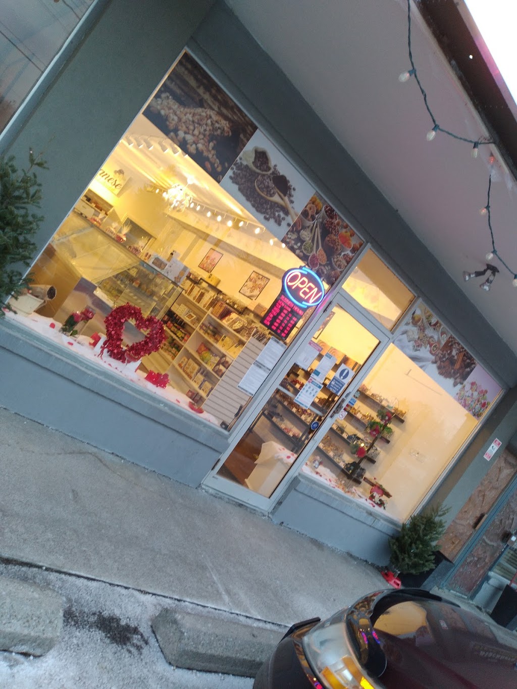 Lebanese Nuts and Chocolate | 255 Ellesmere Rd, Scarborough, ON M1R 4E4, Canada | Phone: (416) 449-0663
