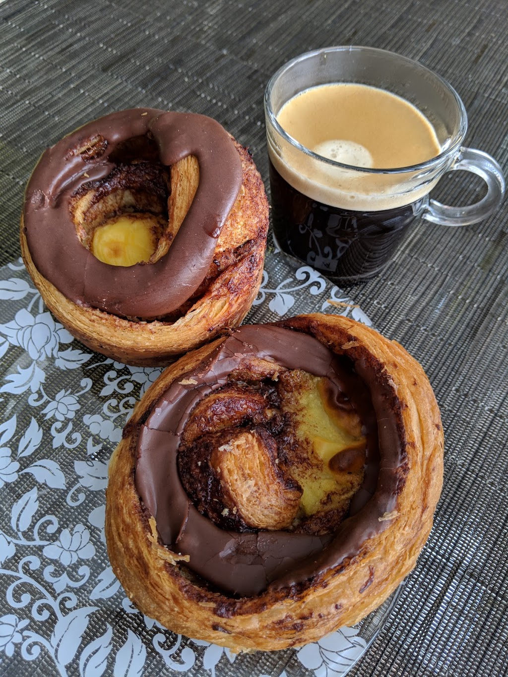 Danish Pastry House | 17600 Yonge St, Newmarket, ON L3Y 4Z1, Canada | Phone: (905) 828-1777
