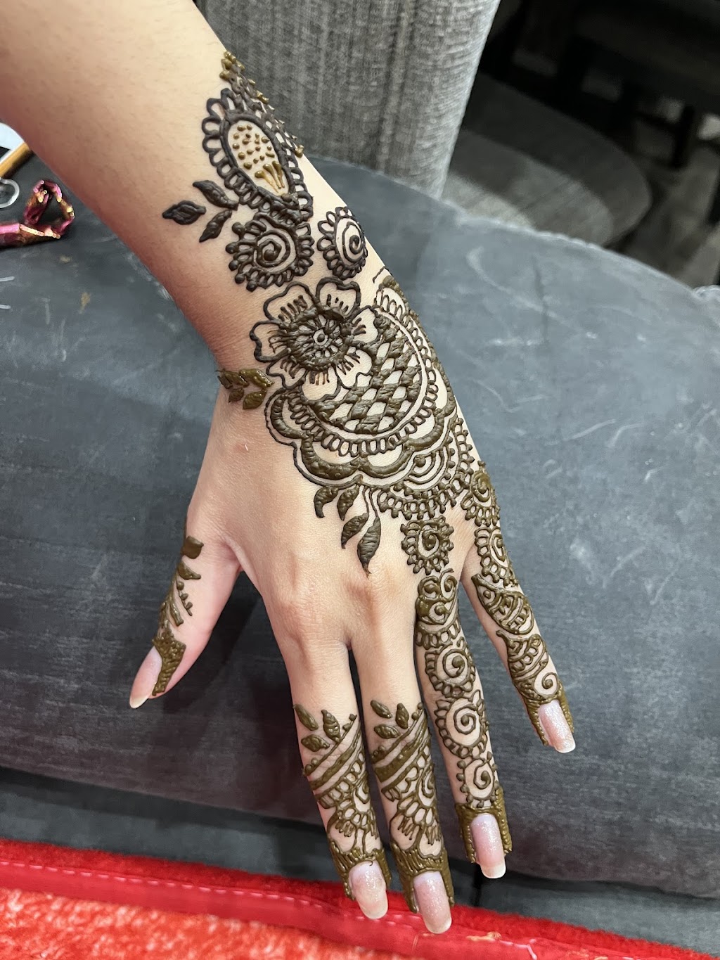 Henna artist | Heartview Rd, Brampton, ON L6Z 0C9, Canada | Phone: (416) 540-1237