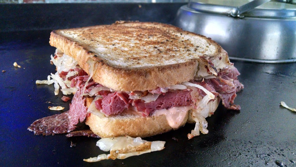 DeSalvos Meats & Eats | 2057, 3067 Delaware Ave, Kenmore, NY 14217, USA | Phone: (716) 874-3620