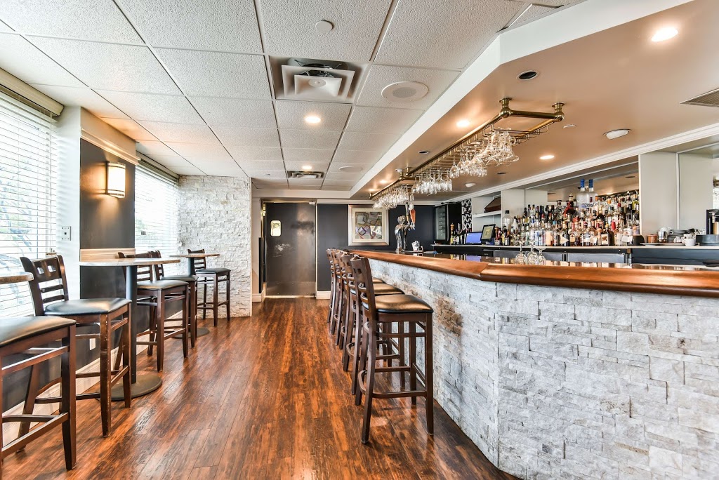 Radisson Suite Hotel Toronto Airport | 640 Dixon Rd, Toronto, ON M9W 1J1, Canada | Phone: (416) 242-7400