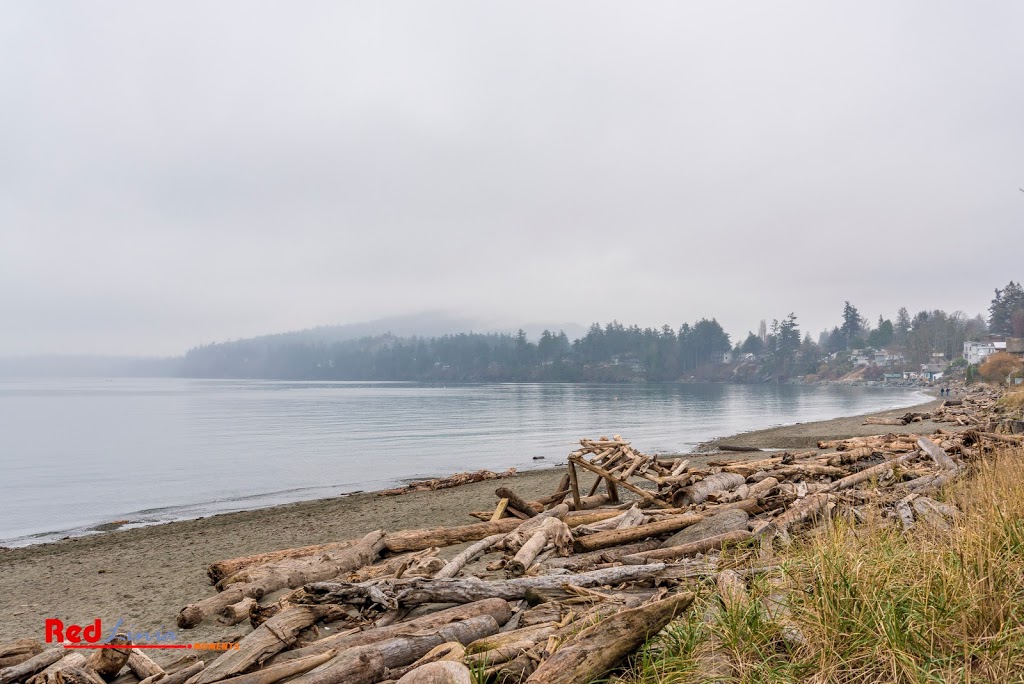 McMorran Park and Beach Access | 5115 Cordova Bay Rd, Victoria, BC V8Y 2K1, Canada