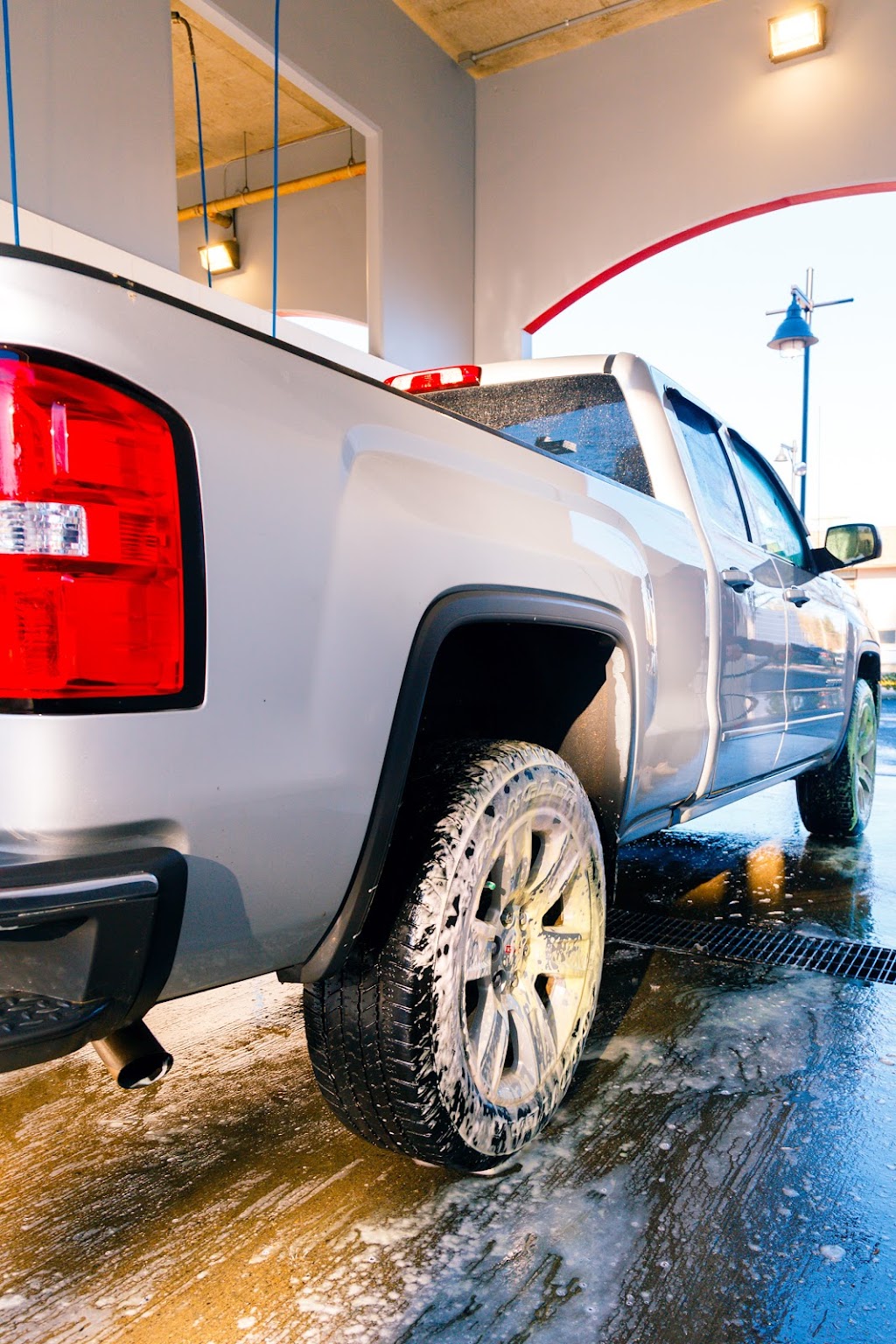 Carwash Canada Company Aldergrove | 27158 Fraser Hwy, Aldergrove, BC V4W 3P7, Canada | Phone: (604) 625-3333