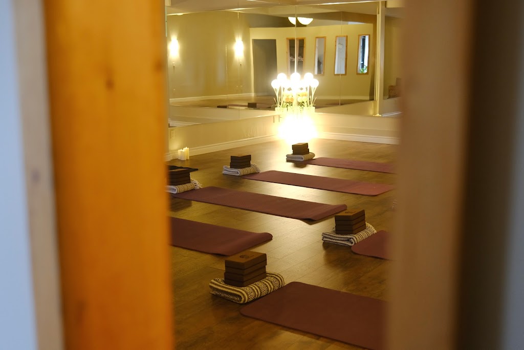 Inner Yoga Studio | 1325 Markham Rd Unit 11, Winnipeg, MB R3T 4J6, Canada | Phone: (204) 417-9642