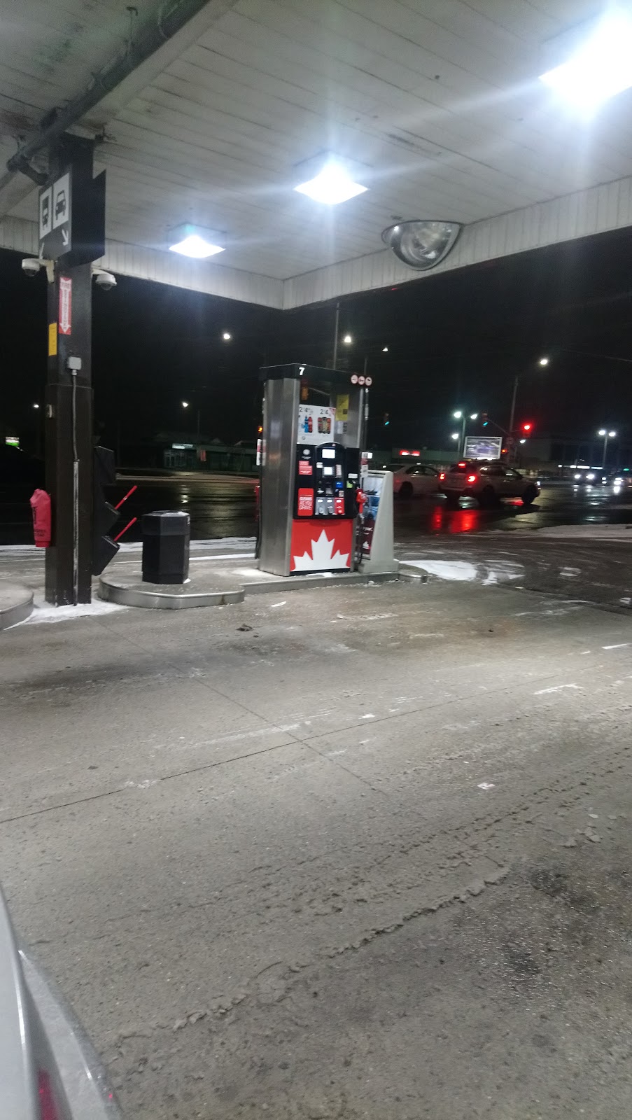 Petro-Canada | 1847 Bank St, Ottawa, ON K1V 7Z7, Canada | Phone: (613) 523-1575