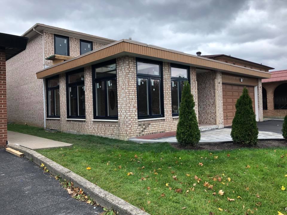 Khali Windows & Doors | 9 Poplar Crescent, Aurora, ON L4G 3M4, Canada | Phone: (647) 960-6802